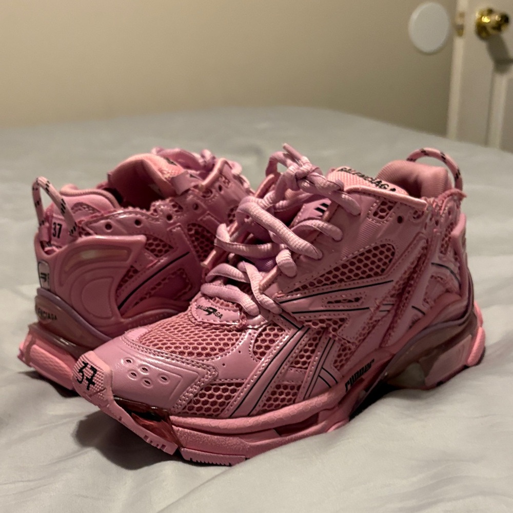 Women's Pink Athletic Shoes
